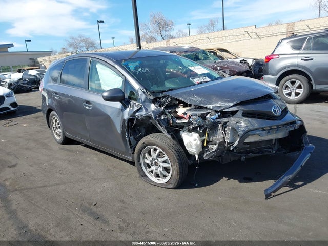 Toyota Prius V Three 2015 JTDZN3EU6FJ038955 Image 13