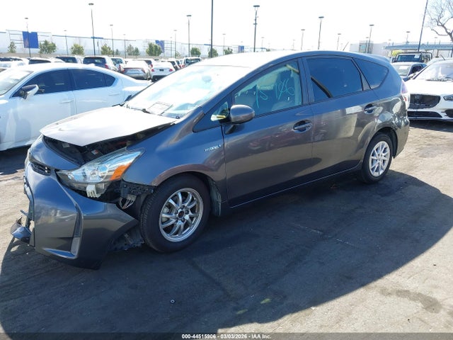 2015 TOYOTA PRIUS V JTDZN3EU6FJ038955 Photo 1