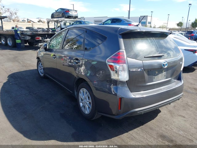2015 TOYOTA PRIUS V JTDZN3EU6FJ038955 Photo 2