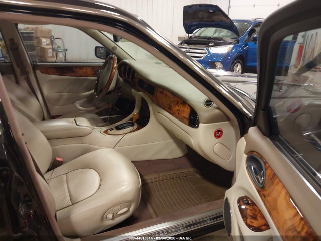 1999 JAGUAR XJ8 SAJKD6045XC876527 Photo 4
