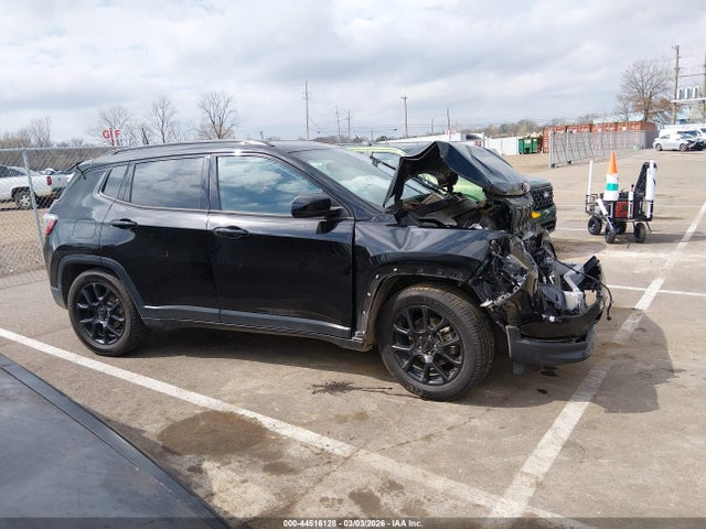 44516128 :رقم المزاد ، 3C4NJCBB4NT178037 vin ، 2022 Jeep Compass Altitude Fwd مزاد بيع