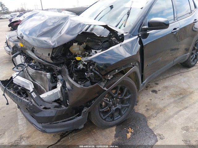 44516128 :رقم المزاد ، 3C4NJCBB4NT178037 vin ، 2022 Jeep Compass Altitude Fwd مزاد بيع