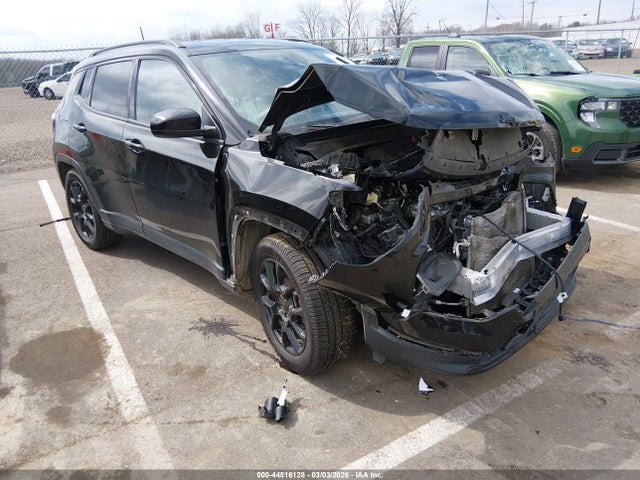 44516128 :رقم المزاد ، 3C4NJCBB4NT178037 vin ، 2022 Jeep Compass Altitude Fwd مزاد بيع