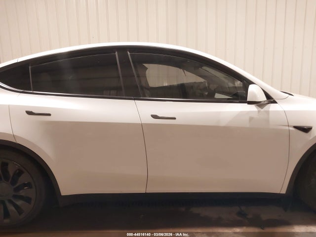 44516140 :رقم المزاد ، 7SAYGDEF7PF811182 vin ، 2023 Tesla Model Y Performance Dual Motor All-wheel Drive مزاد بيع