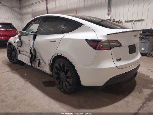 44516140 :رقم المزاد ، 7SAYGDEF7PF811182 vin ، 2023 Tesla Model Y Performance Dual Motor All-wheel Drive مزاد بيع