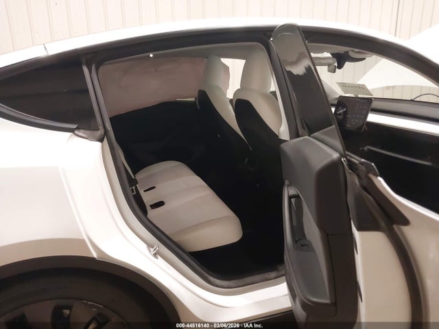 44516140 :رقم المزاد ، 7SAYGDEF7PF811182 vin ، 2023 Tesla Model Y Performance Dual Motor All-wheel Drive مزاد بيع