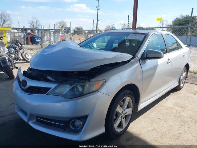 Toyota CAMRY SE 2014 4T1BF1FK7EU756295 Image 2