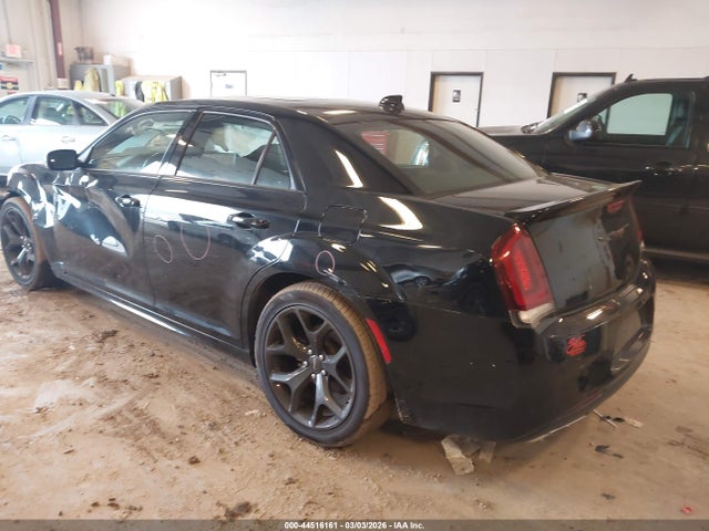 2022 CHRYSLER 300 2C3CCABG9NH154542 Photo 2