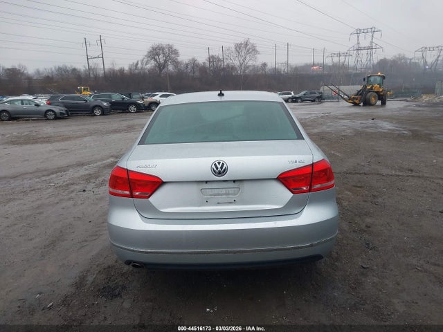 1VWBV7A3XFC074834 Volkswagen Passat 2.0l Tdi Se