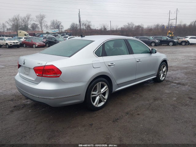1VWBV7A3XFC074834 Volkswagen Passat 2.0l Tdi Se