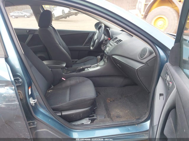 44516259 :رقم المزاد ، JM1BL1UF4B1431913 vin ، 2011 Mazda Mazda3 I Sport مزاد بيع