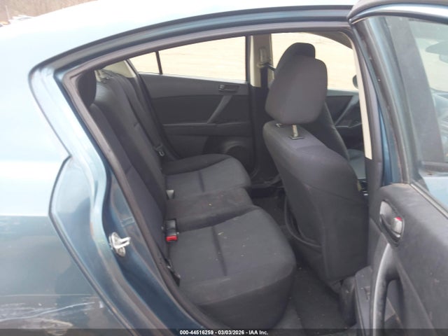 44516259 :رقم المزاد ، JM1BL1UF4B1431913 vin ، 2011 Mazda Mazda3 I Sport مزاد بيع