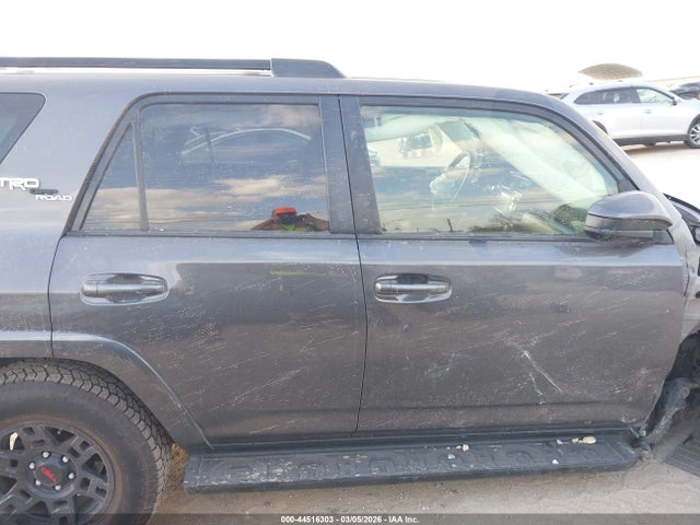 44516303 :رقم المزاد ، JTEBU5JR8K5687060 vin ، 2019 Toyota 4runner Trd Off Road مزاد بيع
