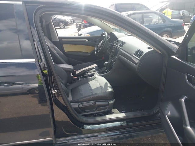 Продаж на аукціоні авто 2016 Volkswagen Passat 1.8t Se, vin: 1VWBS7A33GC017322, номер лоту: 44516310