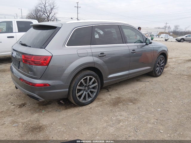 2017 AUDI Q7 WA1VAAF7XHD006545 Photo 3