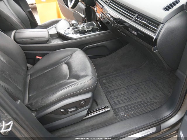 2017 AUDI Q7 WA1VAAF7XHD006545 Photo 4