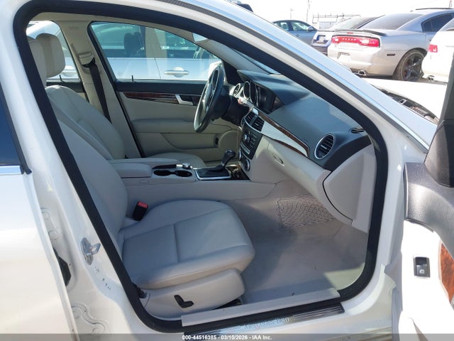 Продажа на аукционе авто 2014 Mercedes-benz C 250 Luxury, vin: WDDGF4HB6EA965818, номер лота: 44516385