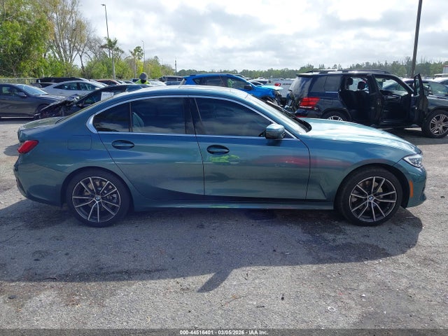 44516401 :رقم المزاد ، 3MW5R1J01M8B73258 vin ، 2021 Bmw 330i مزاد بيع