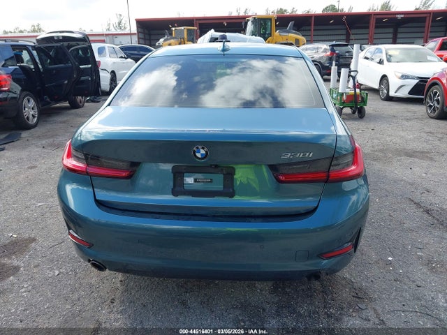 44516401 :رقم المزاد ، 3MW5R1J01M8B73258 vin ، 2021 Bmw 330i مزاد بيع