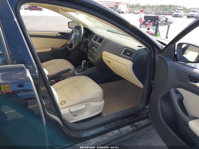 2012 Volkswagen Jetta 2.5l Se მანქანა იყიდება აუქციონზე, vin: 3VWDX7AJ3CM108415, აუქციონის ნომერი: 44516446