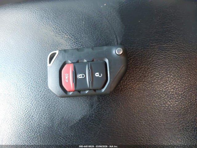44516529 :رقم المزاد ، 1C4HJXDGXNW244260 vin ، 2022 Jeep Wrangler Unlimited High Tide 4x4 مزاد بيع