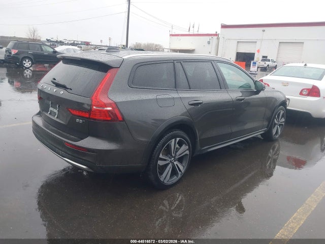 2025 VOLVO V60 CROSS COUNTRY YV4L12WK3S2149506 Photo 3