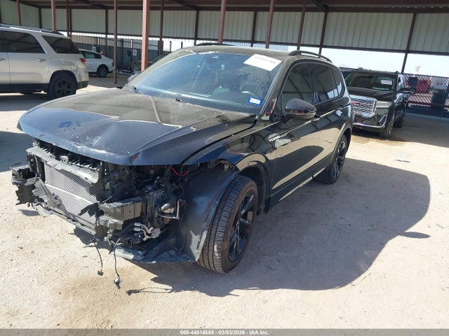 2024 Volkswagen Tiguan 2.0t Se R-line Black მანქანა იყიდება აუქციონზე, vin: 3VVCB7AX1RM223073, აუქციონის ნომერი: 44516588