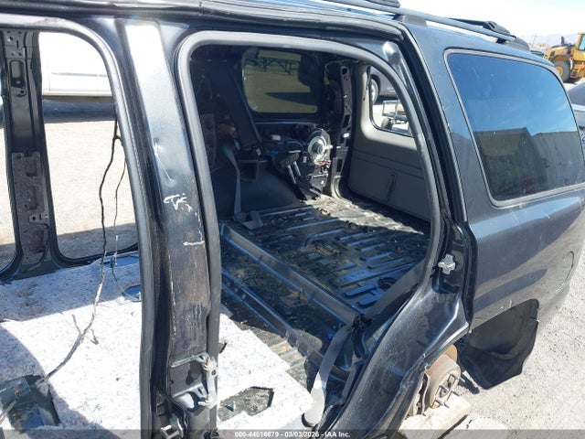 2005 Chevrolet Tahoe Ls მანქანა იყიდება აუქციონზე, vin: 1GNEC13TX5R216702, აუქციონის ნომერი: 44516679