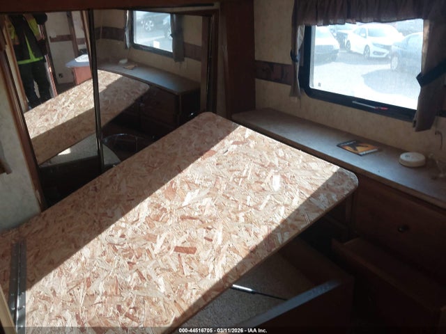 44516705 :رقم المزاد ، 5ZT3CH1B7CA305074 vin ، 2012 Forest River Chaparral مزاد بيع