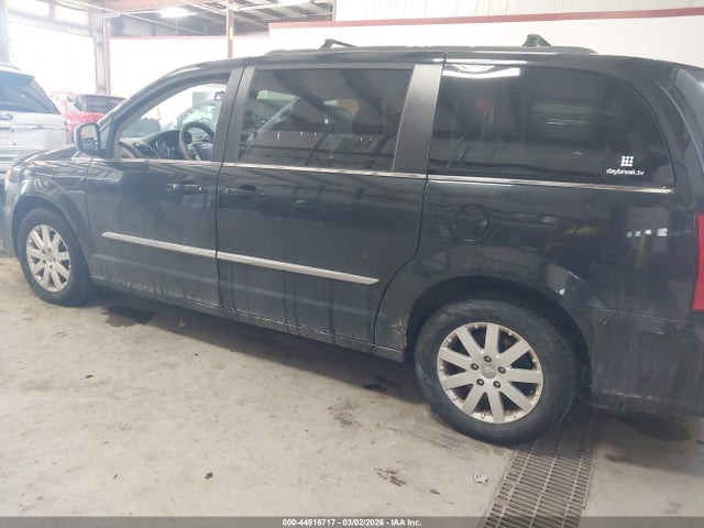 2015 Chrysler Town & Country Touring მანქანა იყიდება აუქციონზე, vin: 2C4RC1BG3FR707591, აუქციონის ნომერი: 44516717