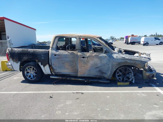 1C6RR6NM5KS709680 RAM 1500 Classic Laramie 4x2 5&#039;7 Box