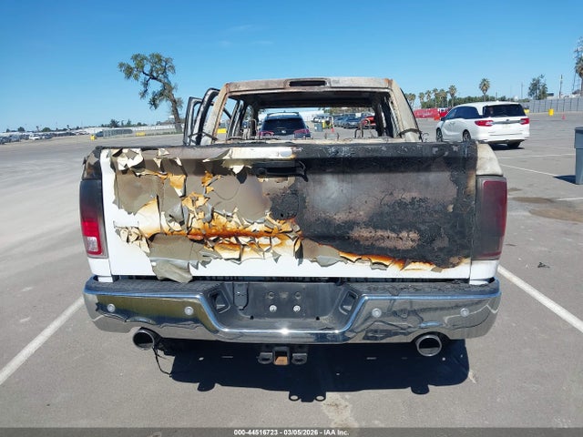 1C6RR6NM5KS709680 RAM 1500 Classic Laramie 4x2 5&#039;7 Box