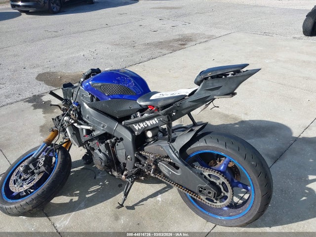 Yamaha YZFR6 2017 JYARJ28E6HA001798 Image 3