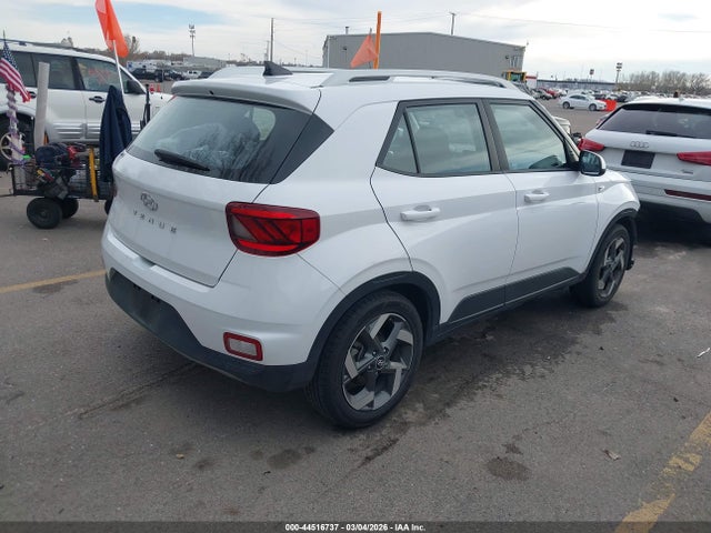 2021 HYUNDAI VENUE KMHRC8A37MU100323 Photo 3