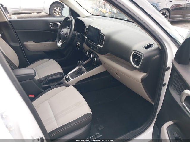 2021 HYUNDAI VENUE KMHRC8A37MU100323 Photo 4