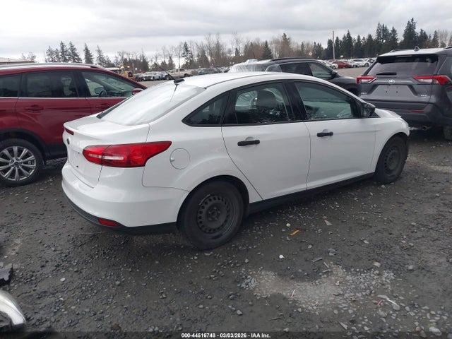 1FADP3E28HL348587 Ford FOCUS S