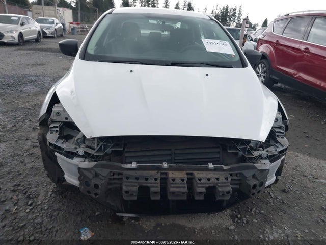 1FADP3E28HL348587 Ford FOCUS S