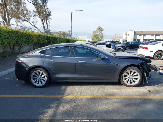 2017 Tesla Model S 60/75 მანქანა იყიდება აუქციონზე, vin: 5YJSA1E15HF203766, აუქციონის ნომერი: 44516767
