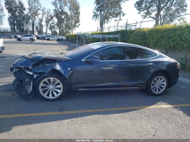 2017 Tesla Model S 60/75 მანქანა იყიდება აუქციონზე, vin: 5YJSA1E15HF203766, აუქციონის ნომერი: 44516767