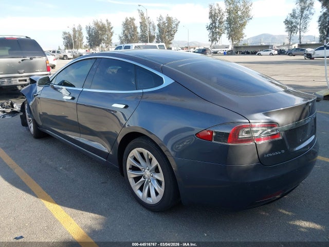 2017 TESLA MODEL S 5YJSA1E15HF203766 Photo 2