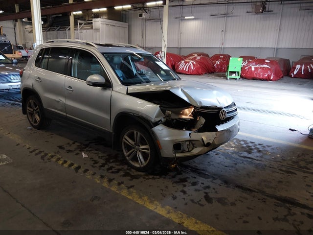 2013 Volkswagen Tiguan S/se/sel მანქანა იყიდება აუქციონზე, vin: WVGBV7AX4DW538102, აუქციონის ნომერი: 44516824