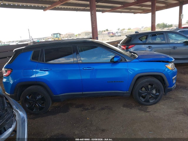 3C4NJCBB0JT471573 Jeep Compass Altitude Fwd