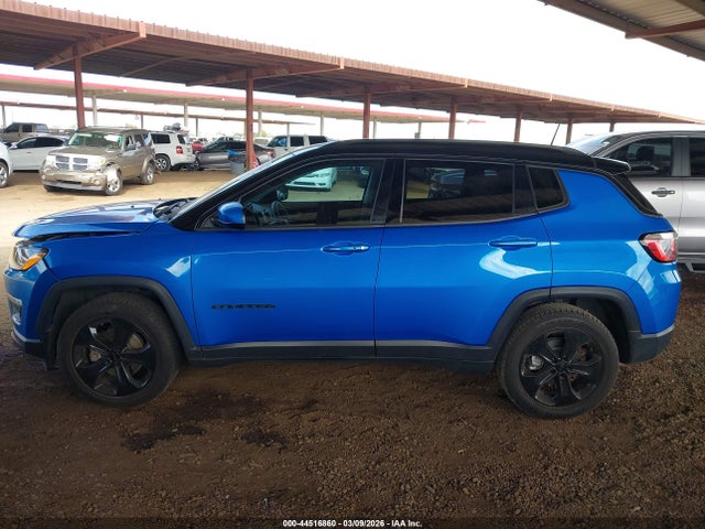 3C4NJCBB0JT471573 Jeep Compass Altitude Fwd