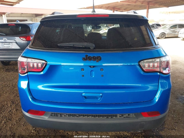 3C4NJCBB0JT471573 Jeep Compass Altitude Fwd