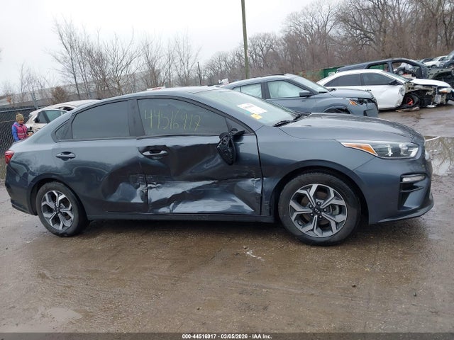 2021 Kia Forte Lxs მანქანა იყიდება აუქციონზე, vin: 3KPF24AD2ME264587, აუქციონის ნომერი: 44516917