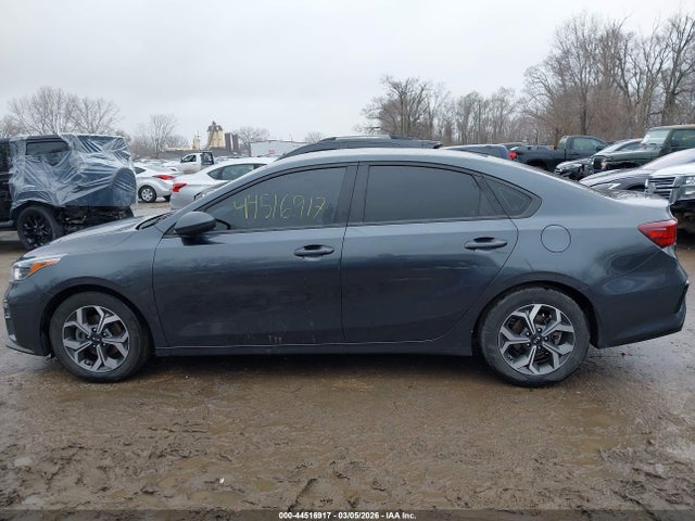 2021 Kia Forte Lxs მანქანა იყიდება აუქციონზე, vin: 3KPF24AD2ME264587, აუქციონის ნომერი: 44516917