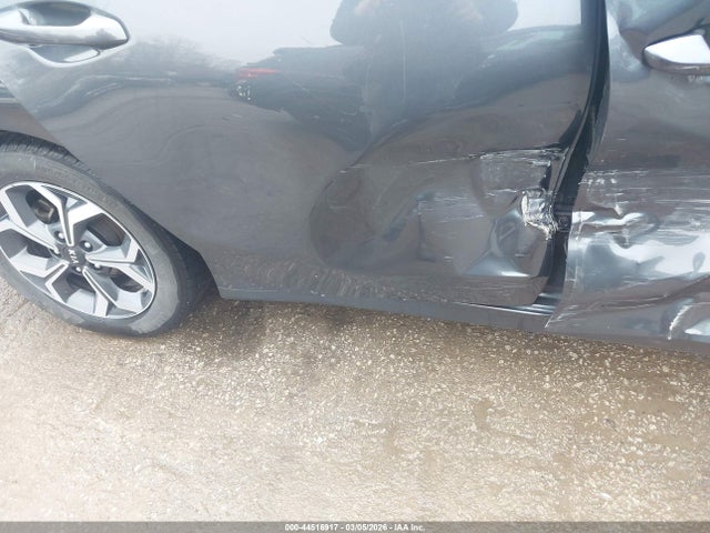 2021 Kia Forte Lxs მანქანა იყიდება აუქციონზე, vin: 3KPF24AD2ME264587, აუქციონის ნომერი: 44516917
