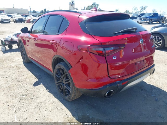 2018 ALFA ROMEO STELVIO ZASFAKNN0J7B73041 Photo 2