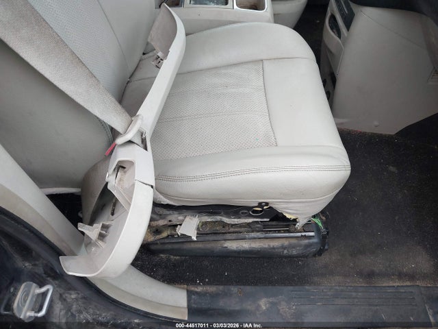 Продажа на аукционе авто 2014 Chrysler Town & Country Touring-l, vin: 2C4RC1CG1ER163878, номер лота: 44517011