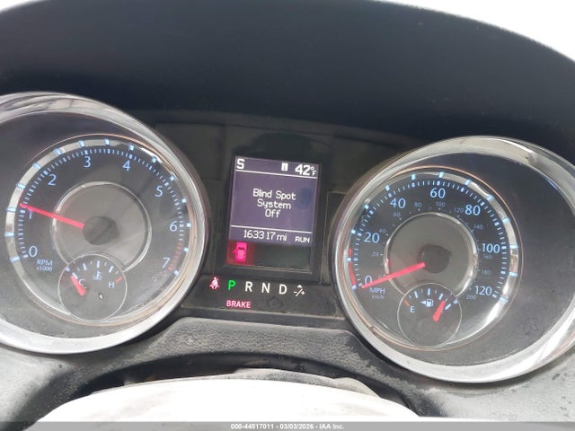 Продажа на аукционе авто 2014 Chrysler Town & Country Touring-l, vin: 2C4RC1CG1ER163878, номер лота: 44517011